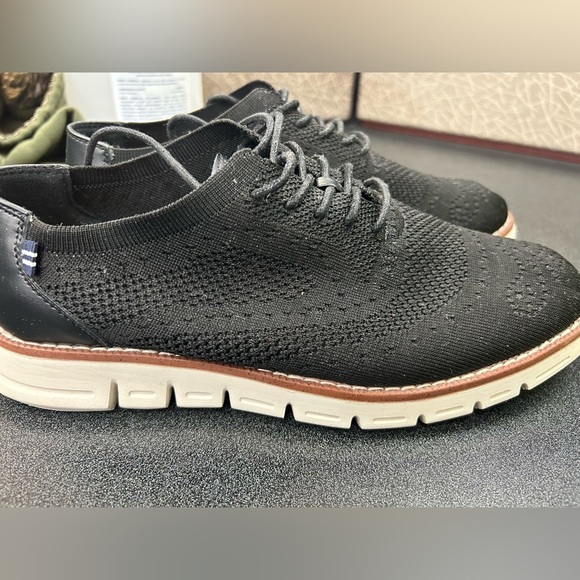 Men’s black dress shoes white sole - Picture 2 of 5